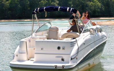 What to Know About Renting a Boat on a Family Vacation