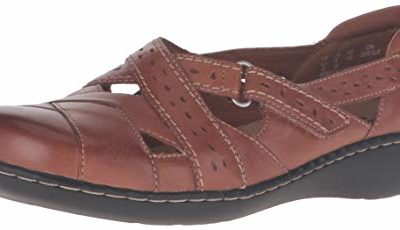 Clarks Women's Ashland Spin Q Slip-On Loafer, Tan, 6.5 B(M) US
