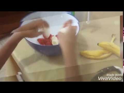 Ayesha & Maryam’s Recipes: Back to School Strawberry Banana Smoothie