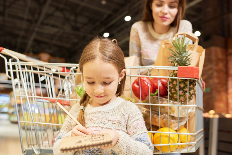 What You Need to Think About When Grocery Shopping for Your Family
